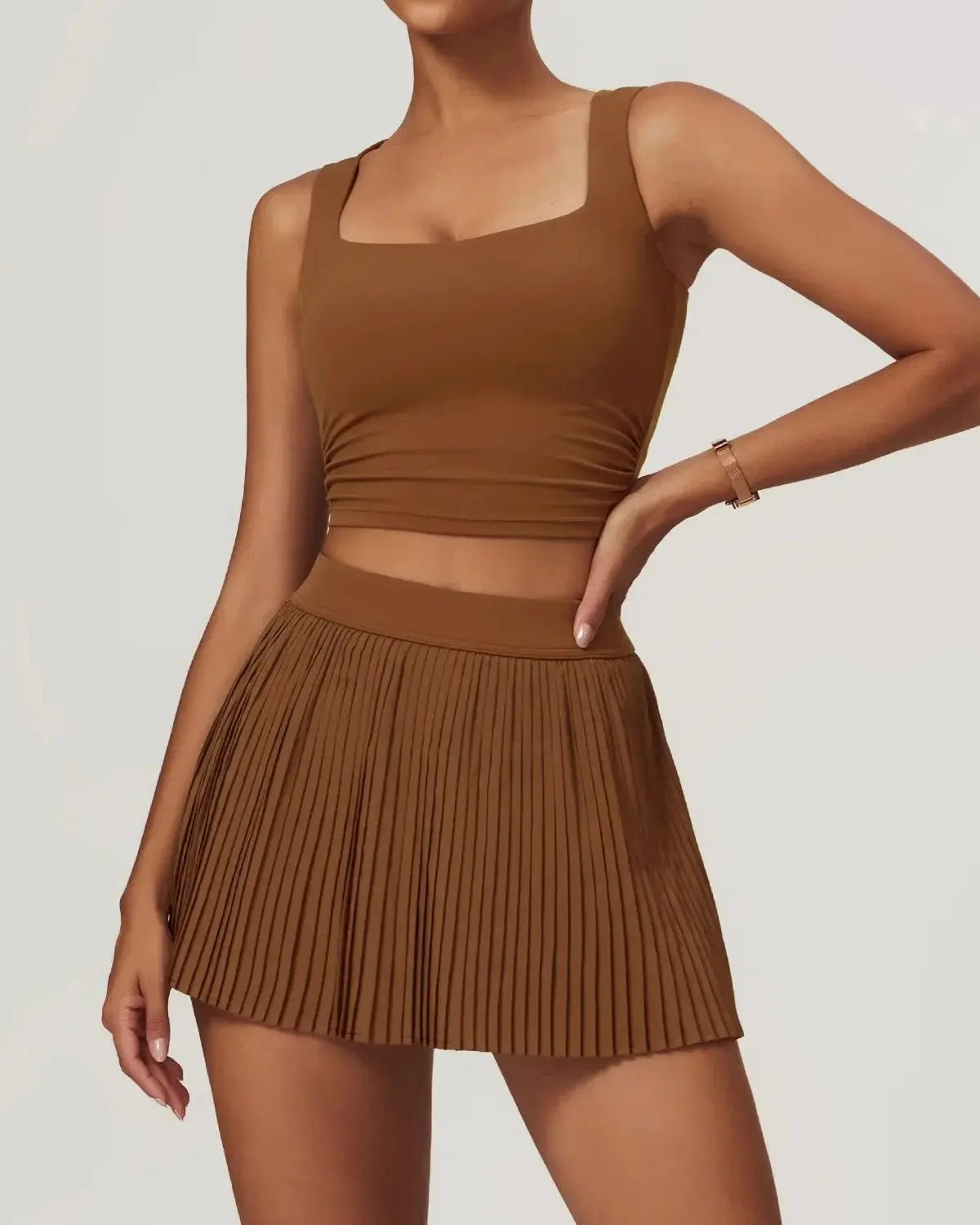 Conjunto Feminino Rose – Shorts Saia Plissado e Cropped em Poliéster e Elastano