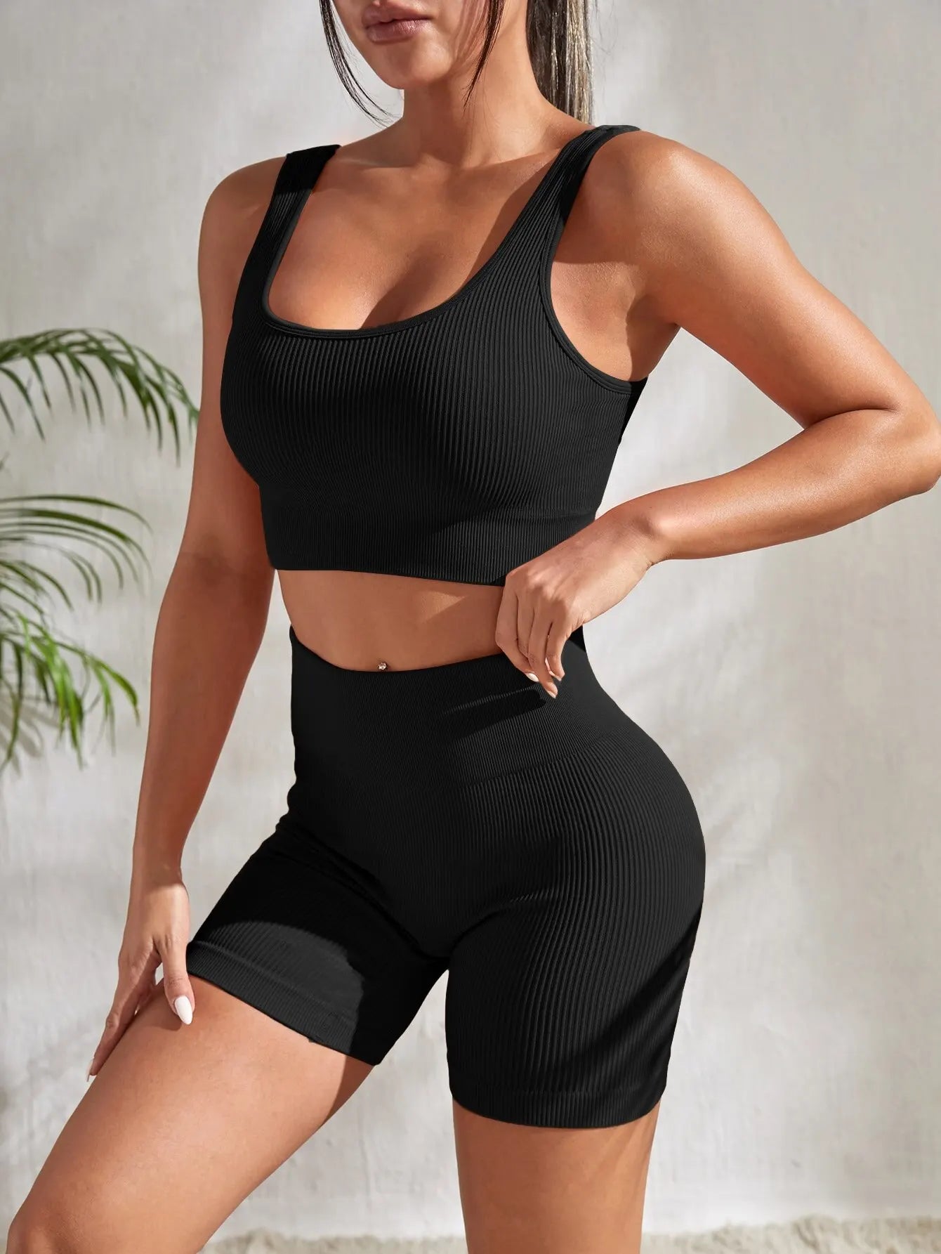 Conjunto Feminino Sem Costura de Treino Academia – Shorts e Top em Poliéster e Elastano