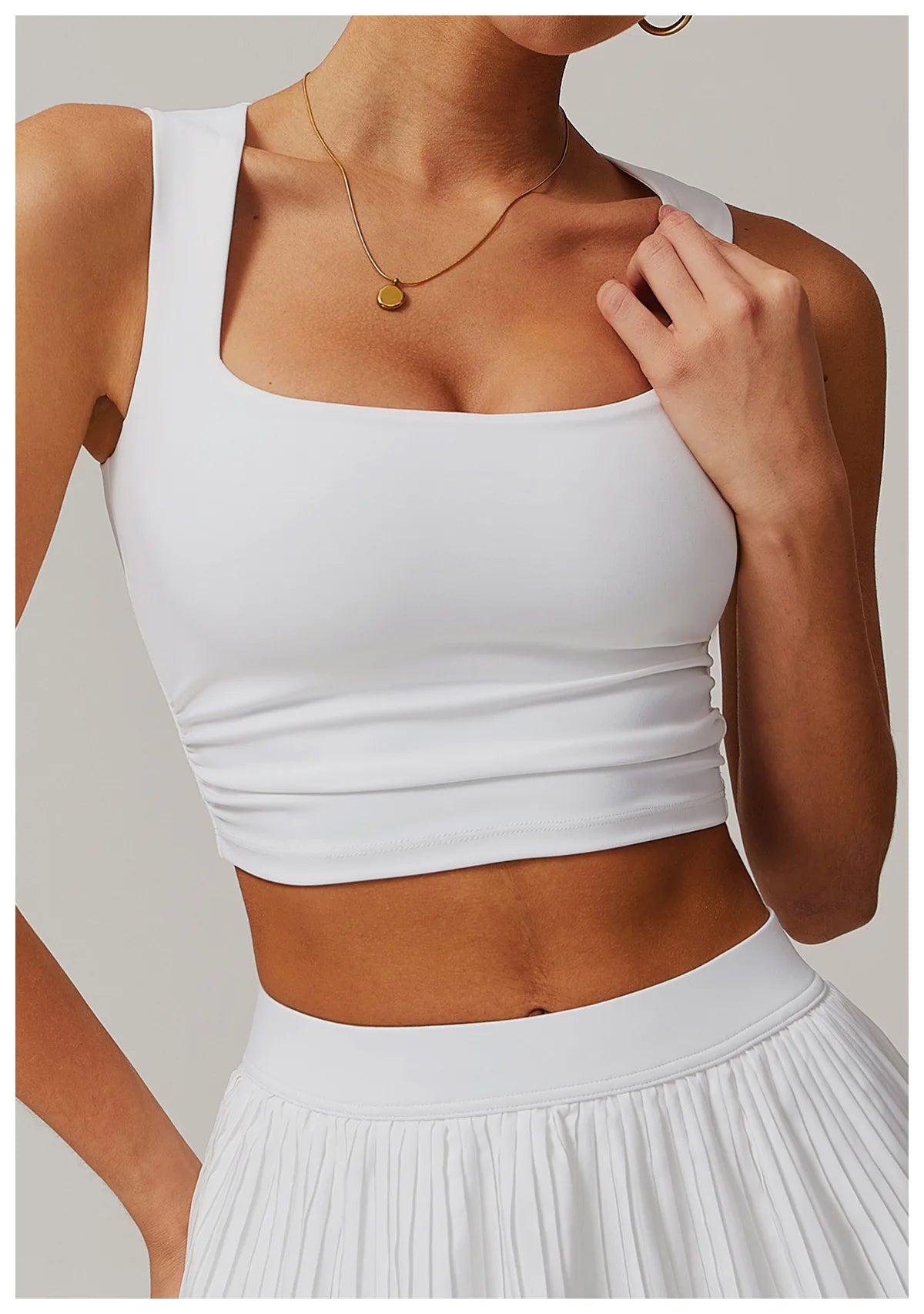 Conjunto Feminino Rose – Shorts Saia Plissado e Cropped em Poliéster e Elastano