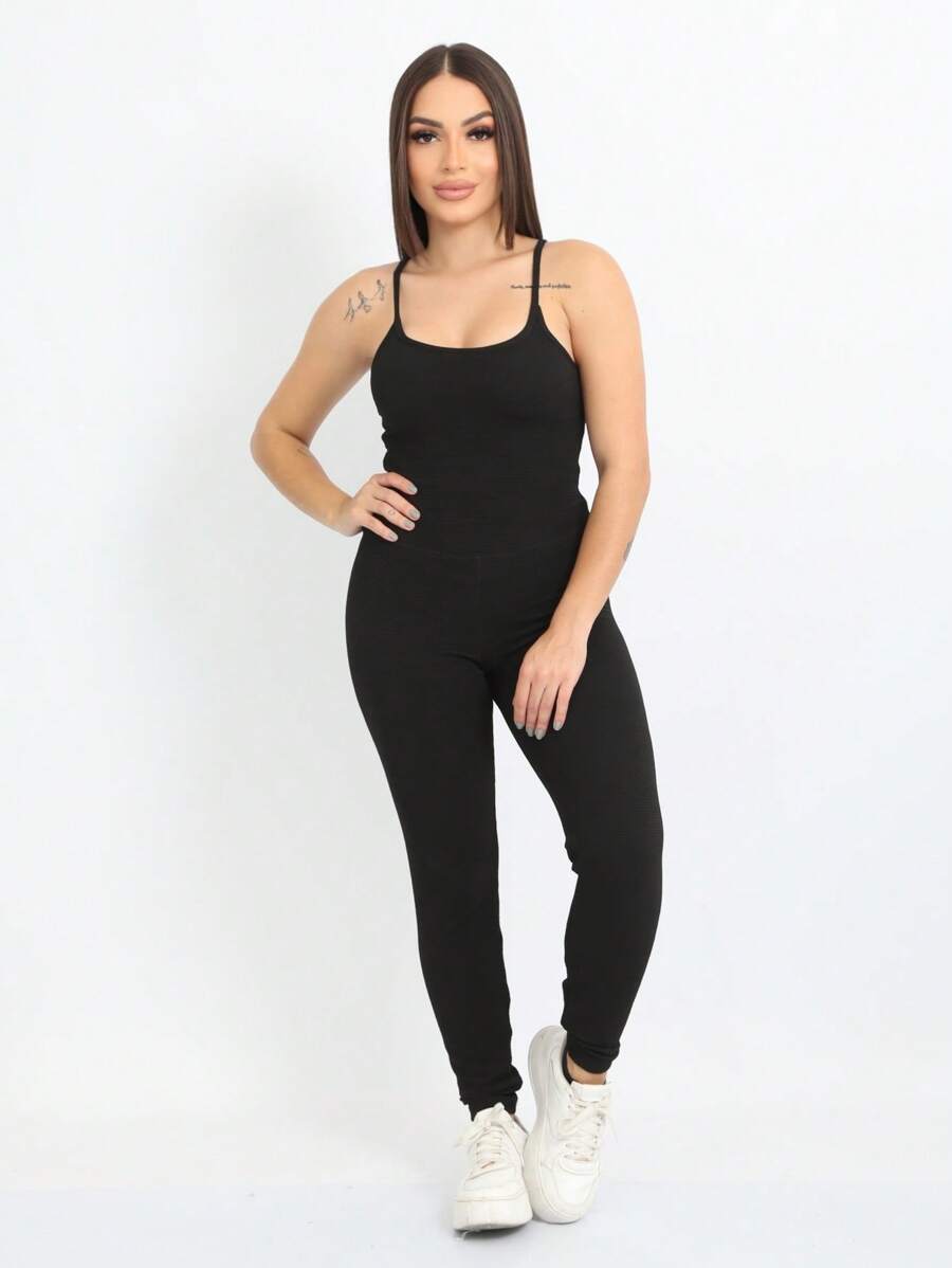 Macacão Feminino com Alcinha Fina e Costas Abertas – Eliana