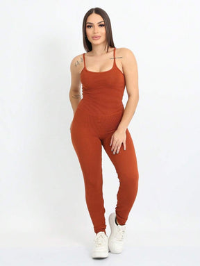 Macacão Feminino com Alcinha Fina e Costas Abertas – Eliana