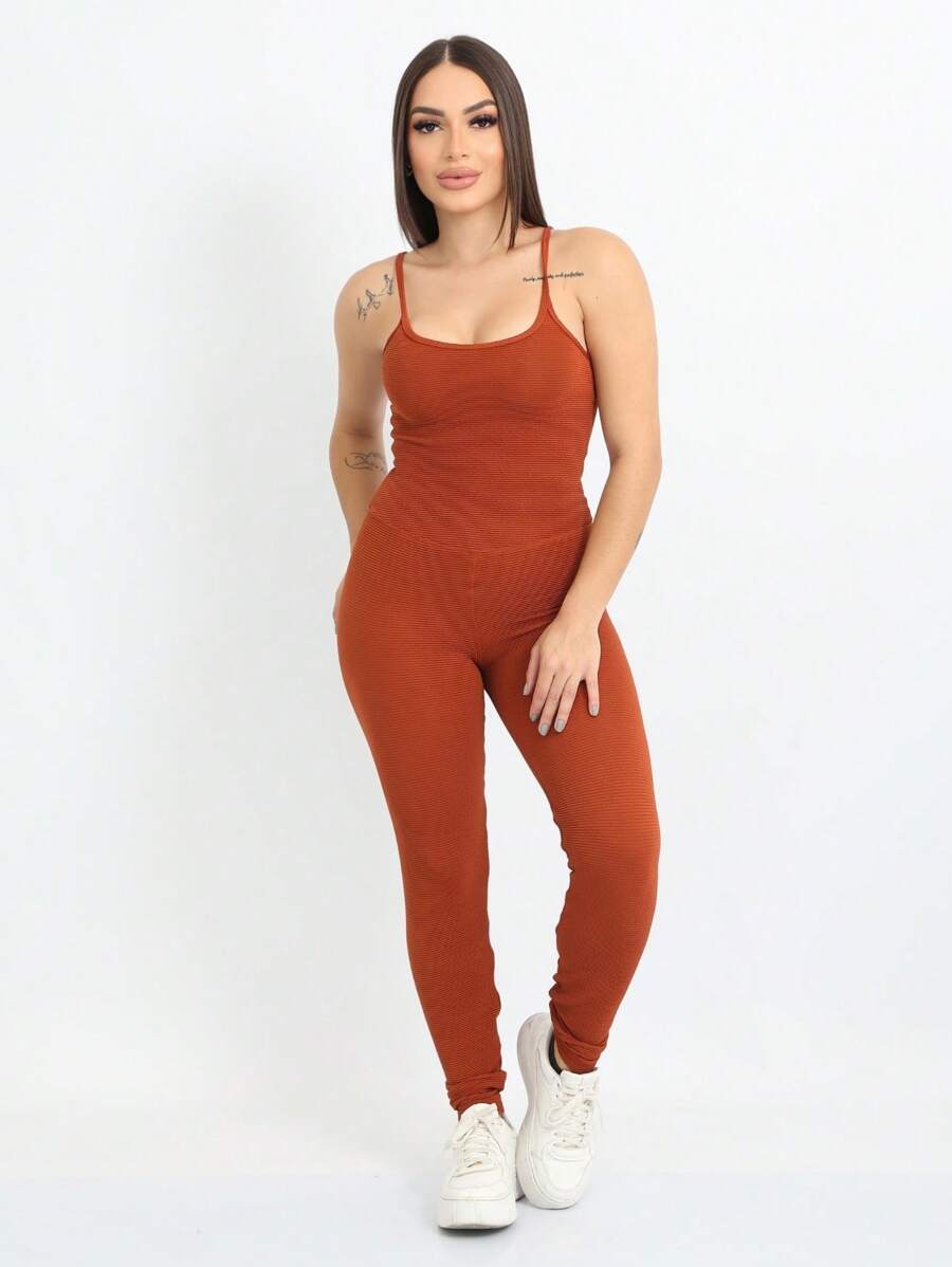 Macacão Feminino com Alcinha Fina e Costas Abertas – Eliana