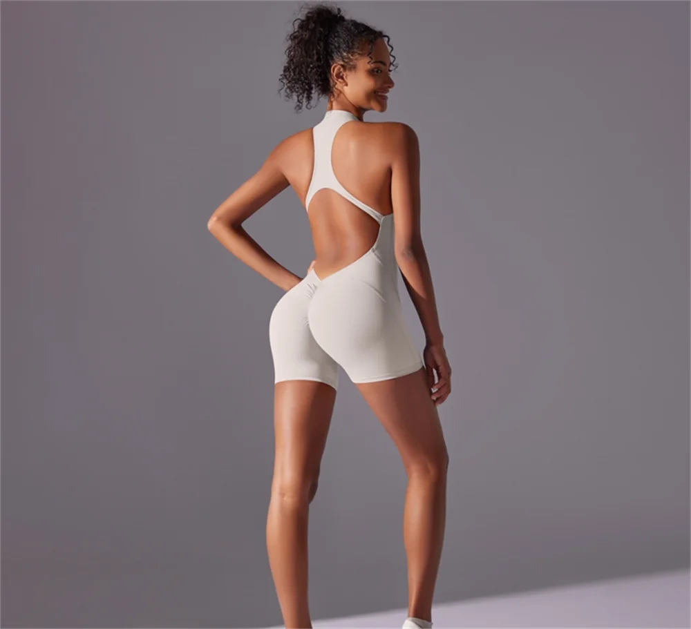 Macaquinho Feminino Beatriz com Zíper Frontal e Costas Abertas em Poliéster e Elastano – Beatriz