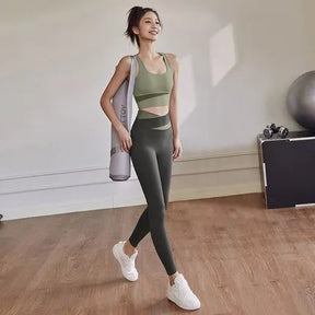 Conjunto Feminino de Treino Rafa – Top e Legging em Poliéster e Elastano